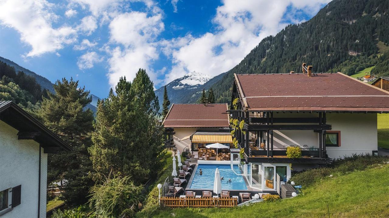 Hotel Pfeifer Gaschurn Extérieur photo
